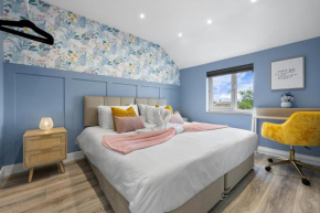 The Blue Room Oasis - 2 bed apartment, central Bedford, close to station, long stay rates available